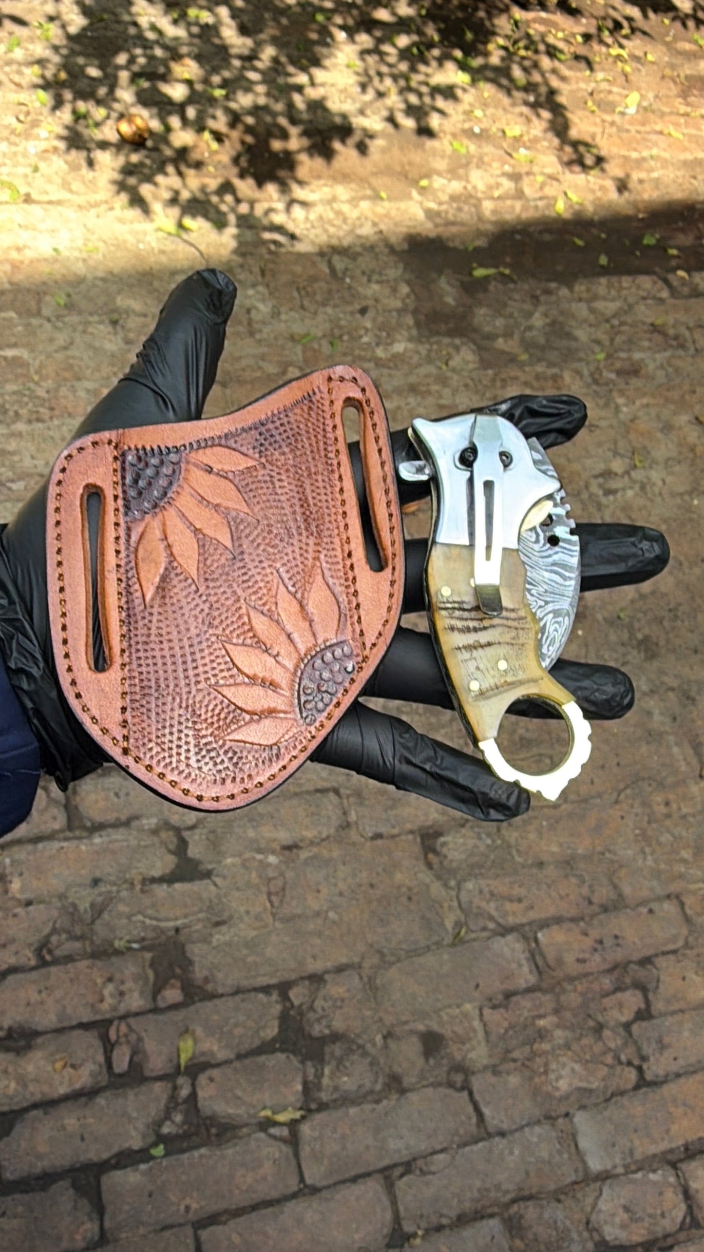 Wolf Claw Damascus Folding Karambit with Engraved Wolf Bolster&nbsp;