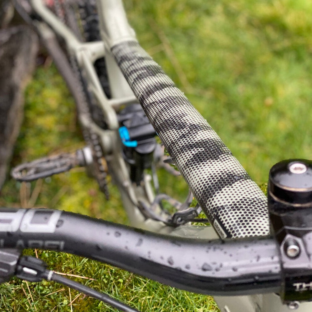 Halftone Camo Frame Keeper