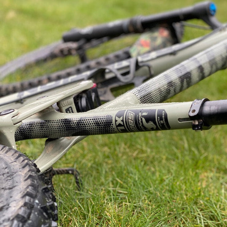 Halftone Camo Frame Keeper