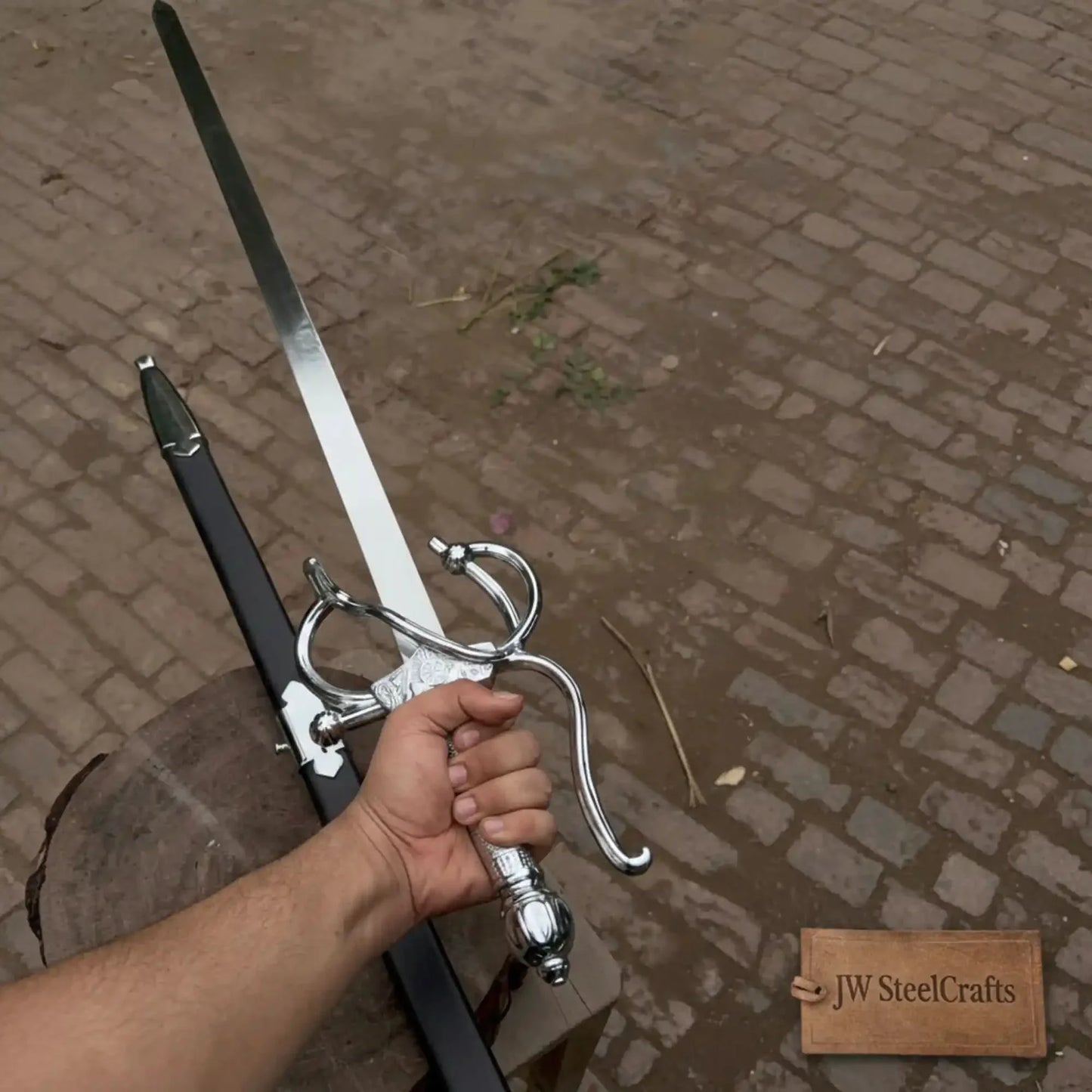 Historical Renaissance Rapier Sword Replica in Polished Steel for Collection and Display