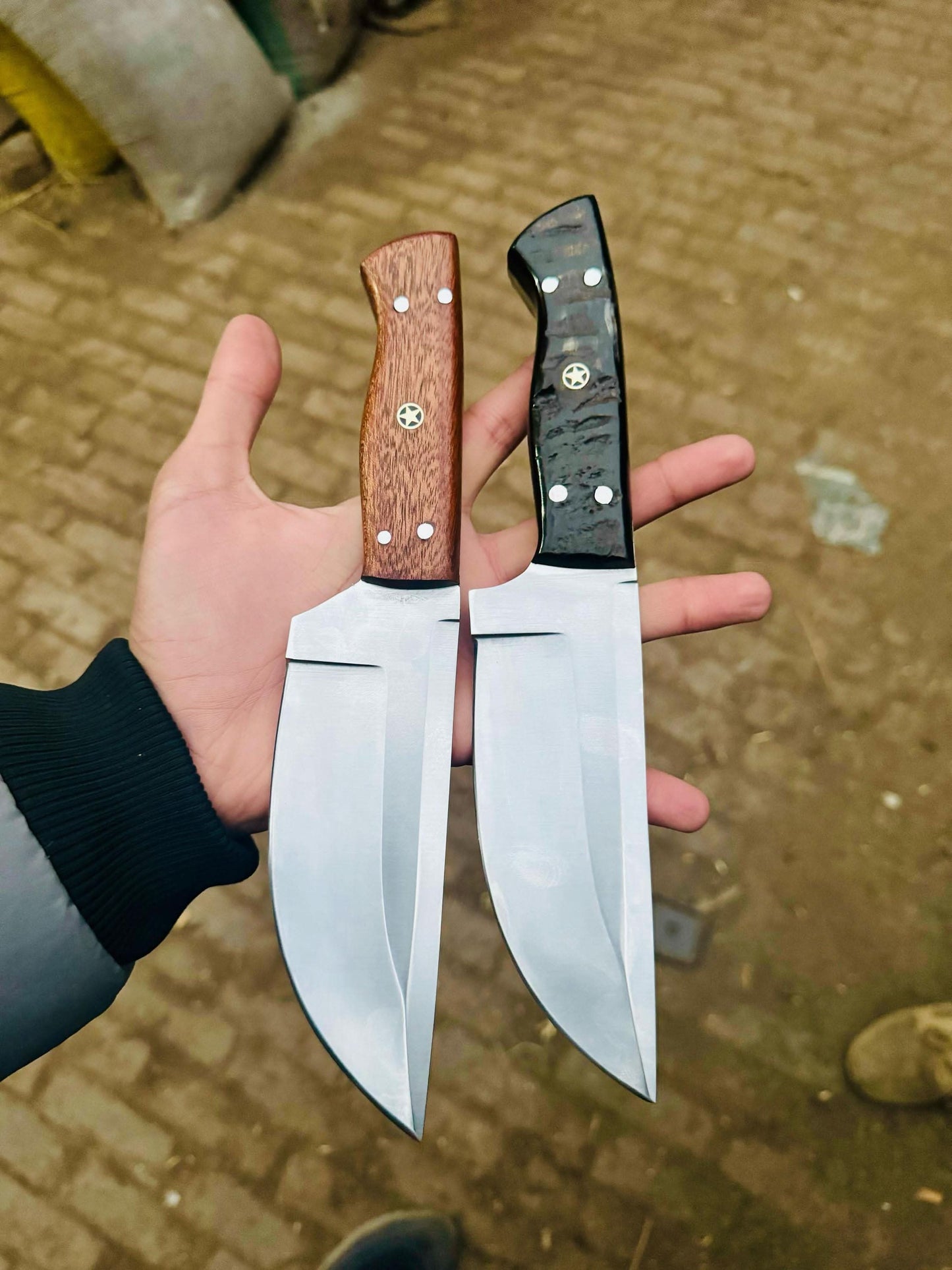 Fixed Blade Hunting Knife – Walnut Wood / Ram Horn Handle Options